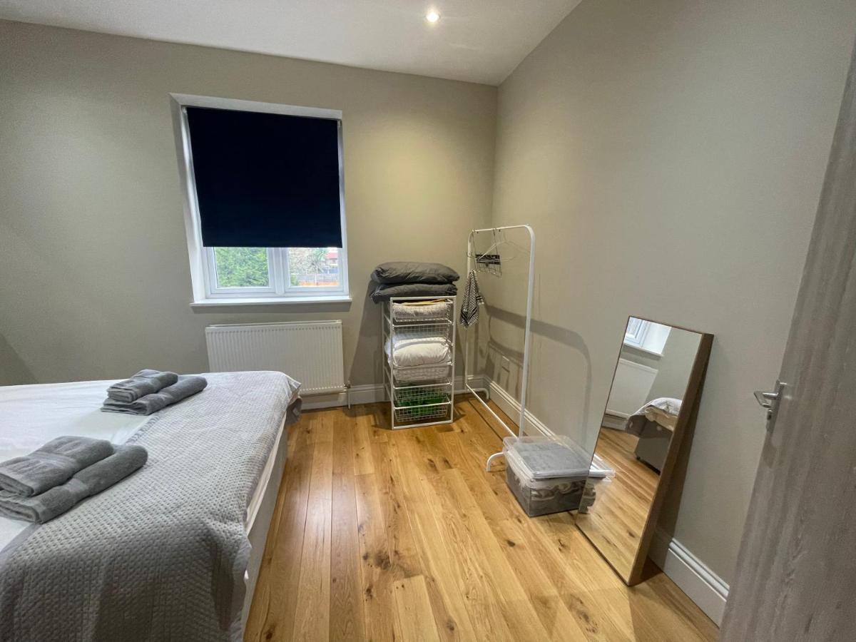 Lovely 1 Bedroom Apartment With On Street Parking Londra Exterior foto