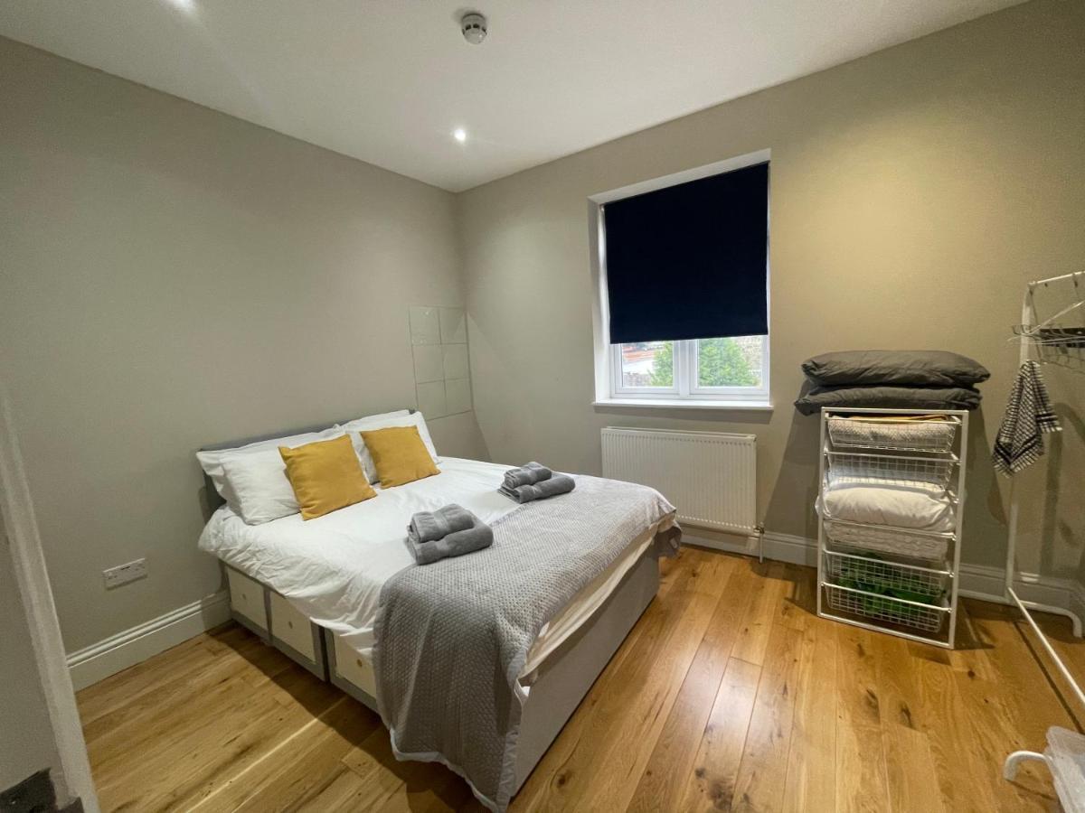 Lovely 1 Bedroom Apartment With On Street Parking Londra Exterior foto